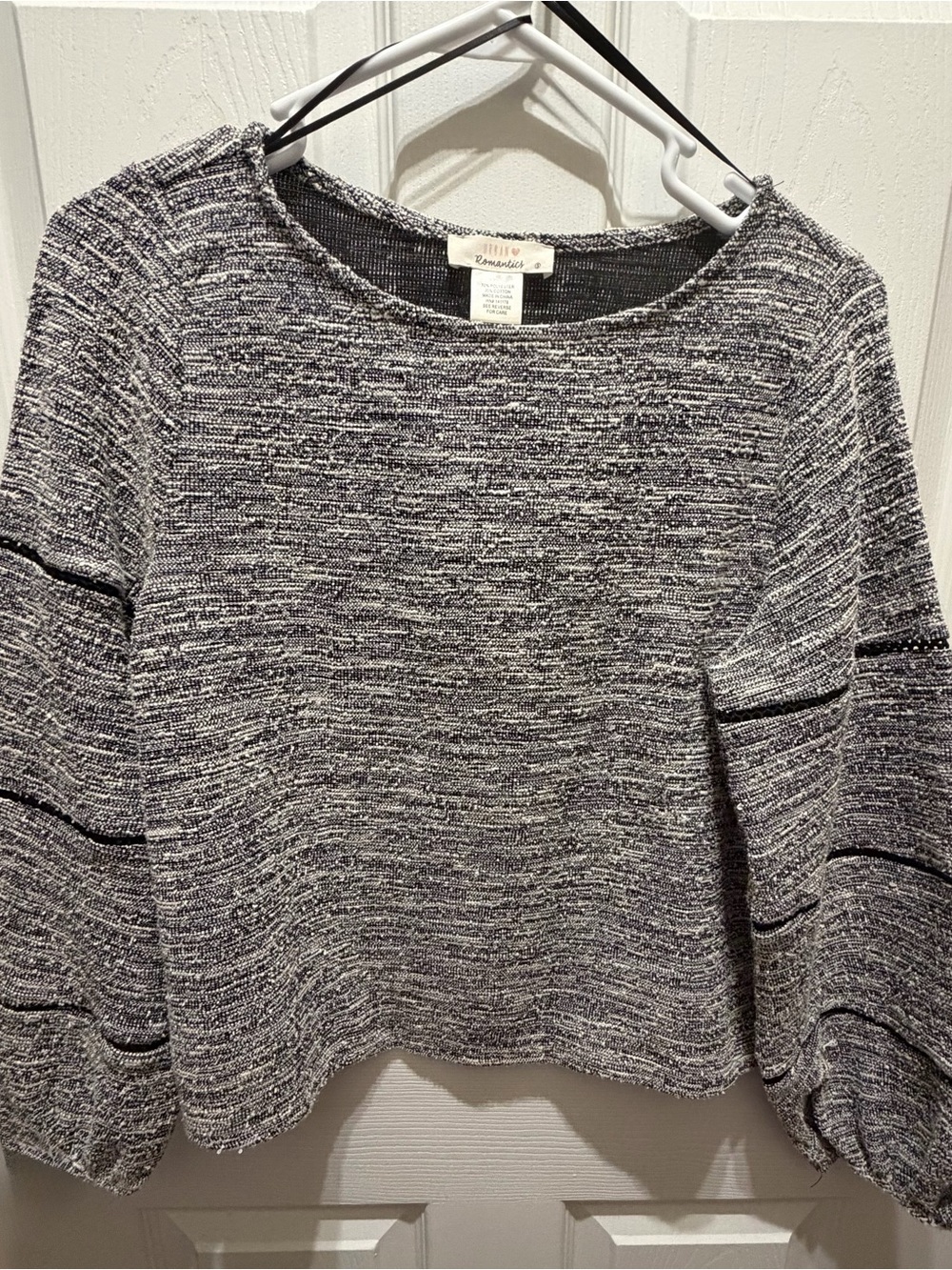 URBAN Romantics Marled Black & White Balloon-Sleeve Blouse -size S